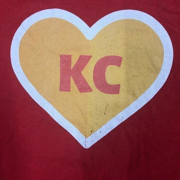 Kansas City Chiefs Distressed Heart Tshirt Football Unisex Size Large Red/Yellow - Picture 3 of 5